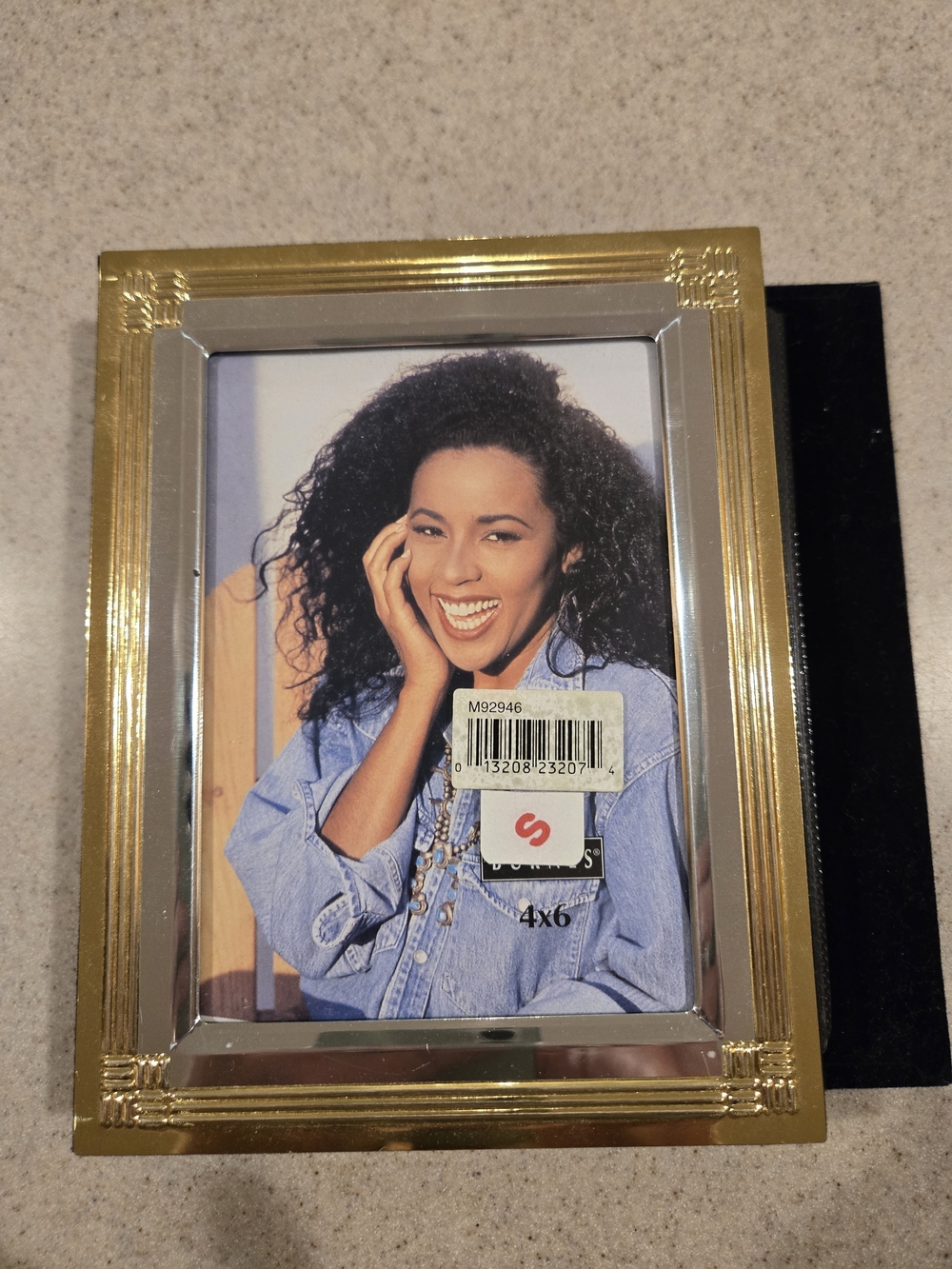 Vintage Brand New Classic Gold Metal Picture Frame - Gold